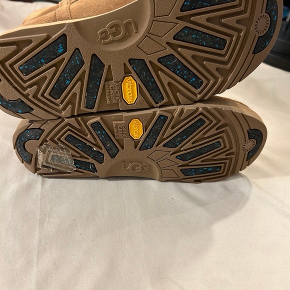 UGG Boots Women 9 Vibram Brown Suede Arctic Grip Waterproof - Picture 9 of 12